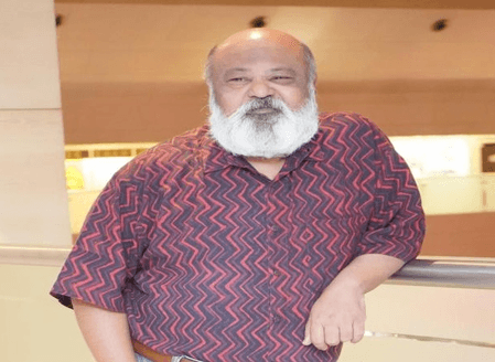 'जब खुली किताब' के बाद सौरभ शुक्ला हुए डिंपल कपाड़िया के मुरीद, हर निर्देशक से की ये अपील