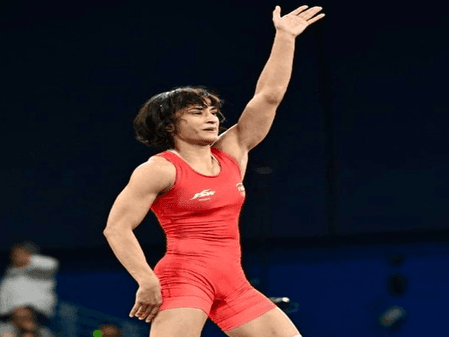 विनेश फोगाट : पेरिस ओलंपिक में हारकर भी जीतने वालीं भारतीय महिला पहलवान