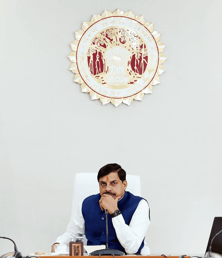 सीएम मोहन यादव ने गेहूं खरीदी का किया औचक निरीक्षण