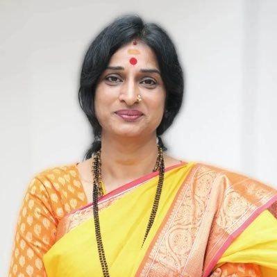 तेलंगाना भाजपा नेता माधवी लता ने निशानेबाजी प्रतियोगिता में जीता स्वर्ण पदक