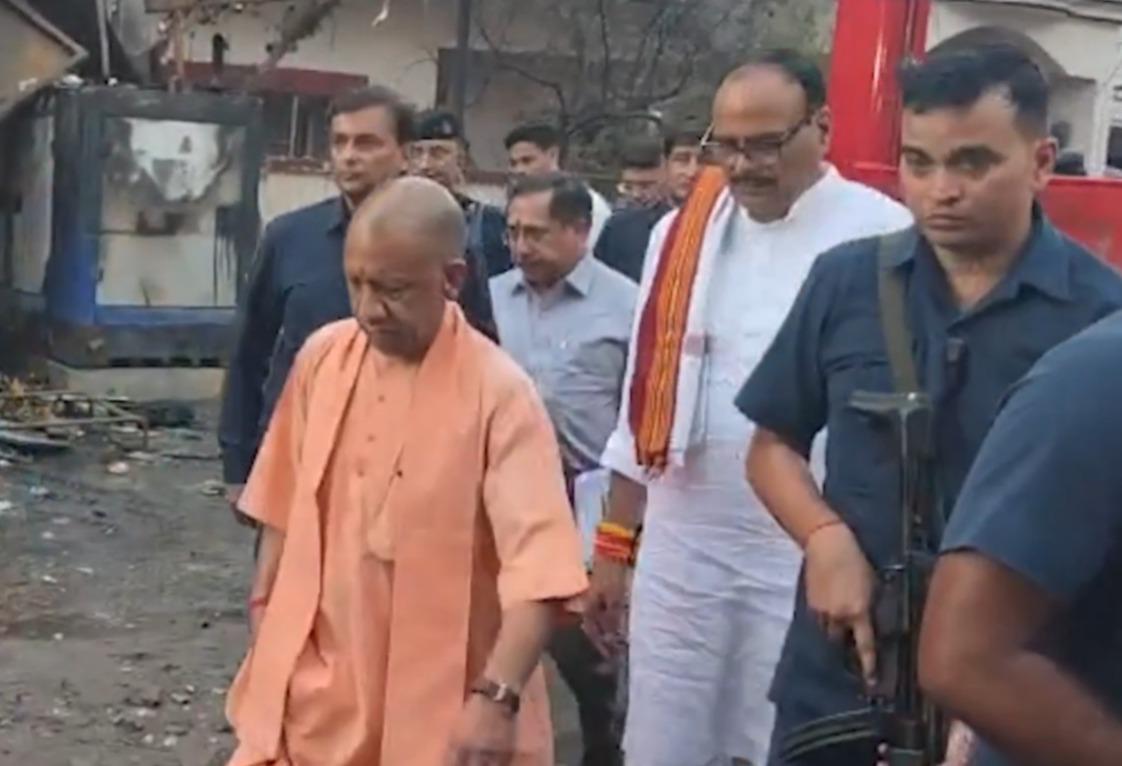 लखनऊ की दुर्भाग्यपूर्ण घटना प्रदेश के लिए बड़ा सबक, फायर सेफ्टी मानकों से कोई समझौता नहीं: सीएम योगी