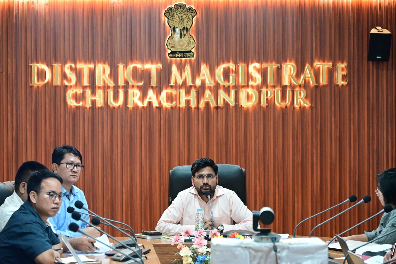 चुराचांदपुर में सरकारी योजनाओं की समीक्षा, उपायुक्त ने समयबद्ध कार्यान्वयन और बेहतर समन्वय पर दिया जोर