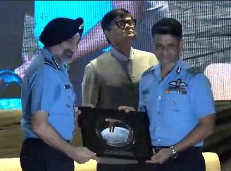 एयर चीफ मार्शल ए.पी. सिंह ने शुभांशु शुक्ला की किताब 'द सेकेंड ऑर्बिट' को किया लॉन्च, बोले-नई पीढ़ी के लिए उपयोगी