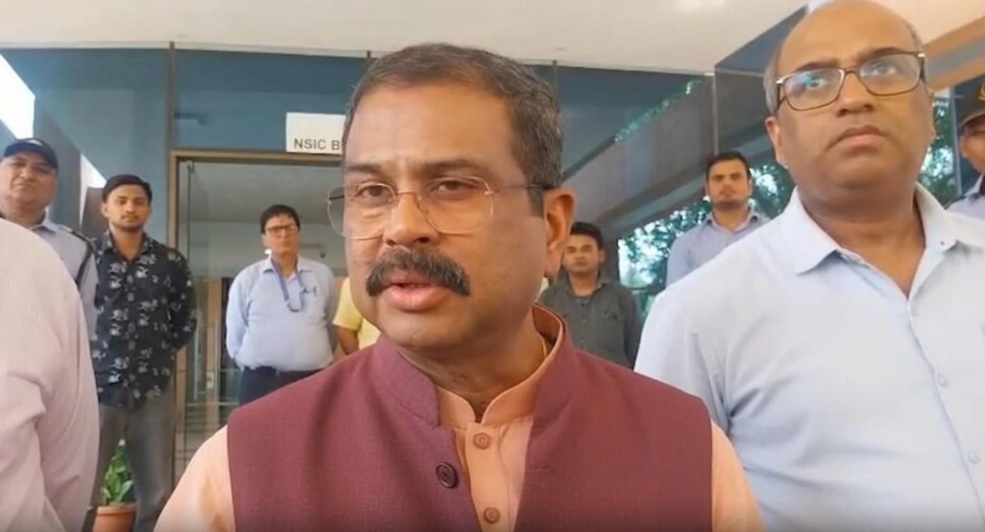 धर्मेंद्र प्रधान से मिले छत्तीसगढ़ के छात्र, केंद्रीय मंत्री बोले- देश के युवाओं में अपार क्षमता