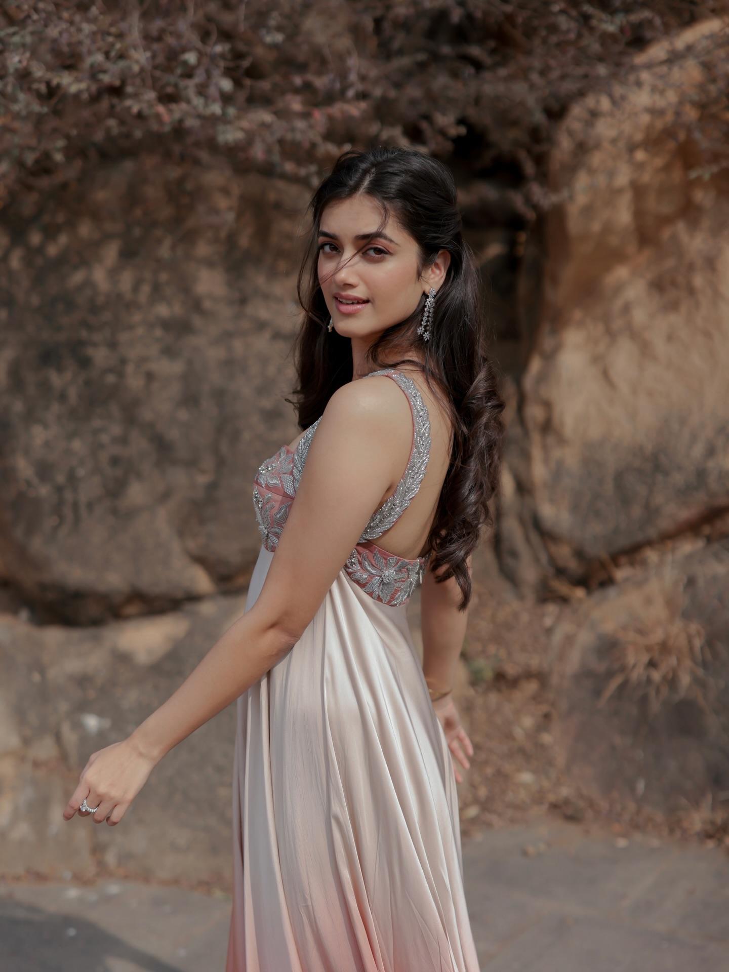 'लेनिन' की सक्सेस मीट के दौरान भावुक हुईं अभिनेत्री भाग्यश्री बोरसे, फैंस को कहा 'शुक्रिया'