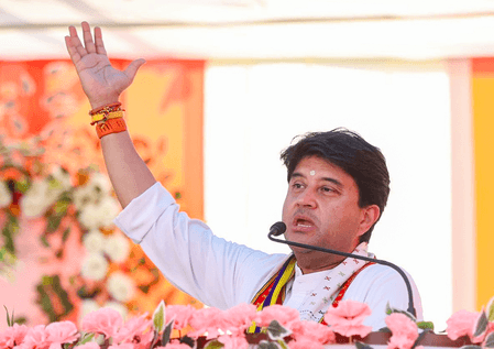 पूरे भारत में पोस्ट ऑफिस में 38 करोड़ से ज्यादा सेविंग्स अकाउंट खोले गए : ज्योतिरादित्य सिंधिया