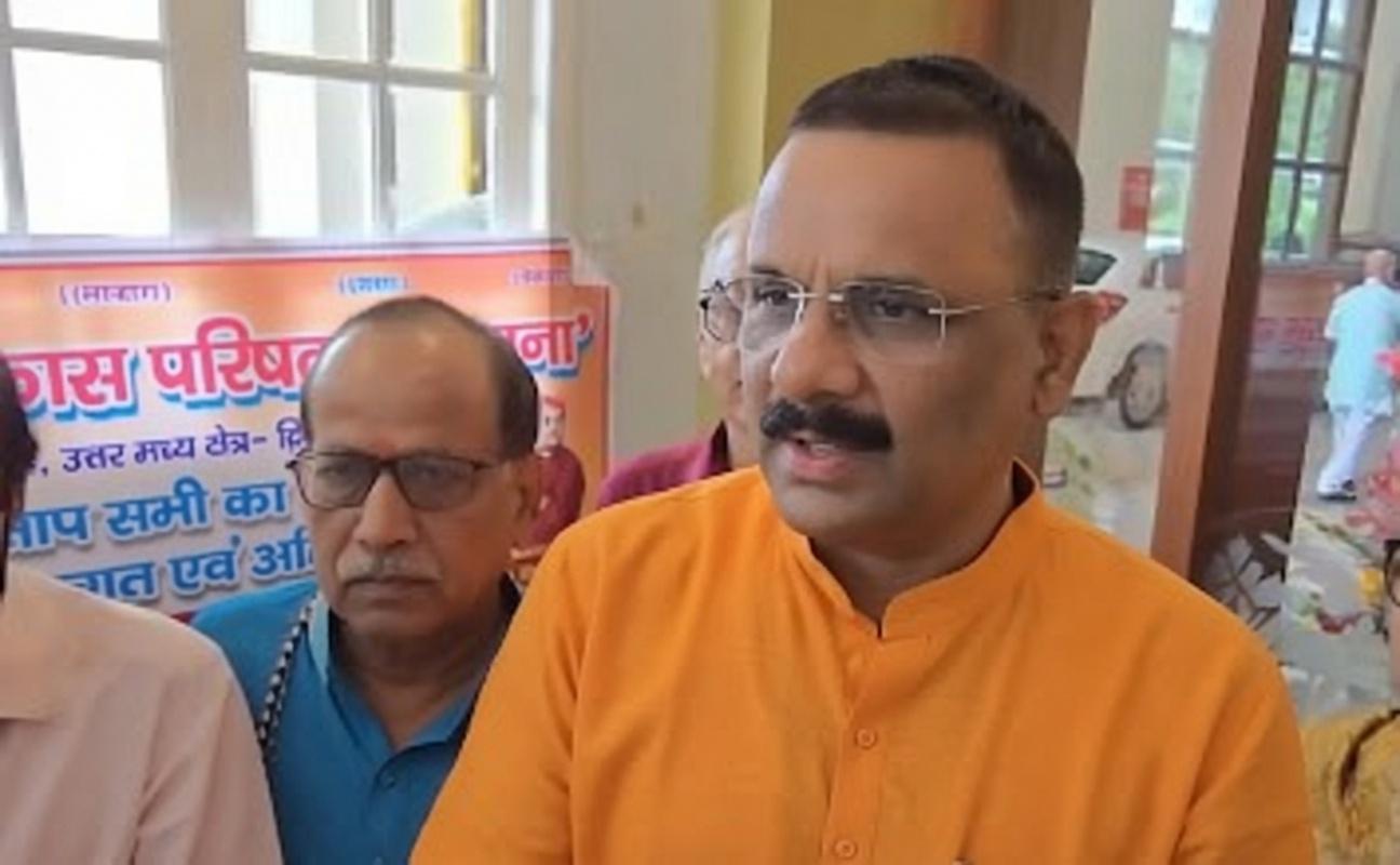 वाराणसी में मांस-मछली की दुकानें शहर से बाहर शिफ्ट होंगी, 6 महीने में पूरा होगा काम : अशोक तिवारी