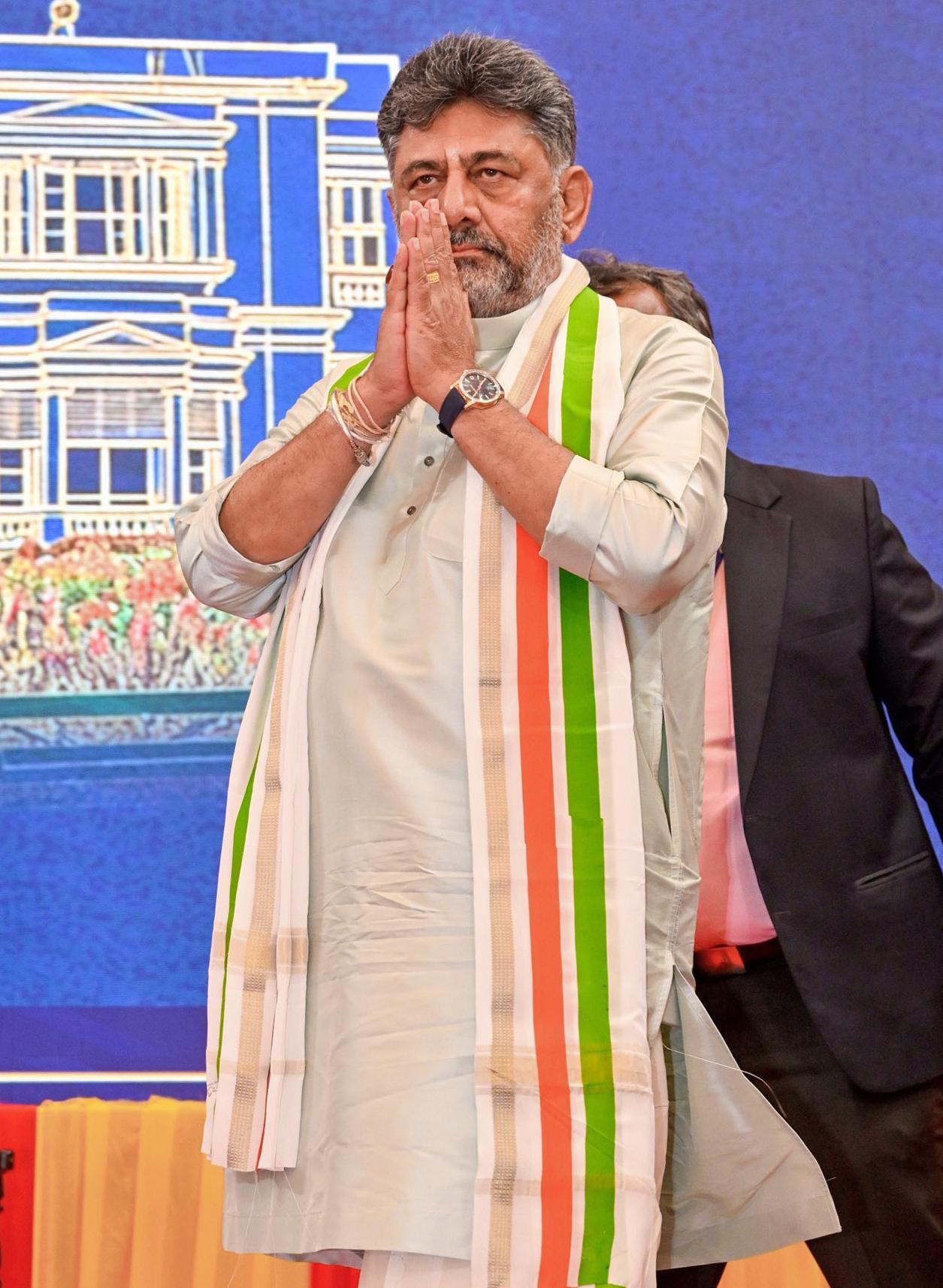 कर्नाटक में विभागों के बंटवारे पर घमासान, दिल्ली में आलाकमान से मिलेंगे सीएम डीके शिवकुमार