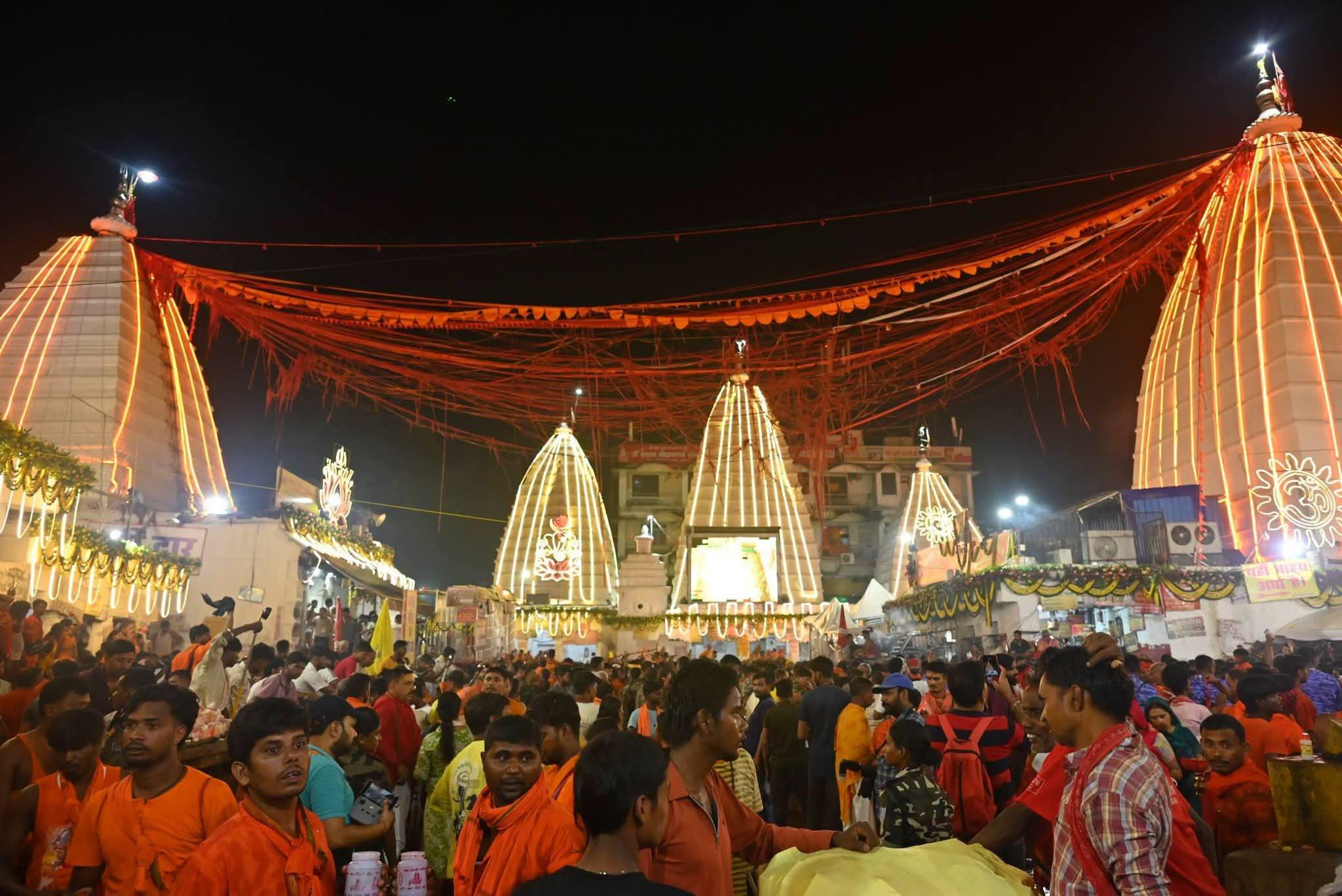 सावन के पहले सोमवार पर बाबा बैद्यनाथ धाम में उमड़ा आस्था का सैलाब, 'बोल बम' के जयघोष से गूंजा देवघर