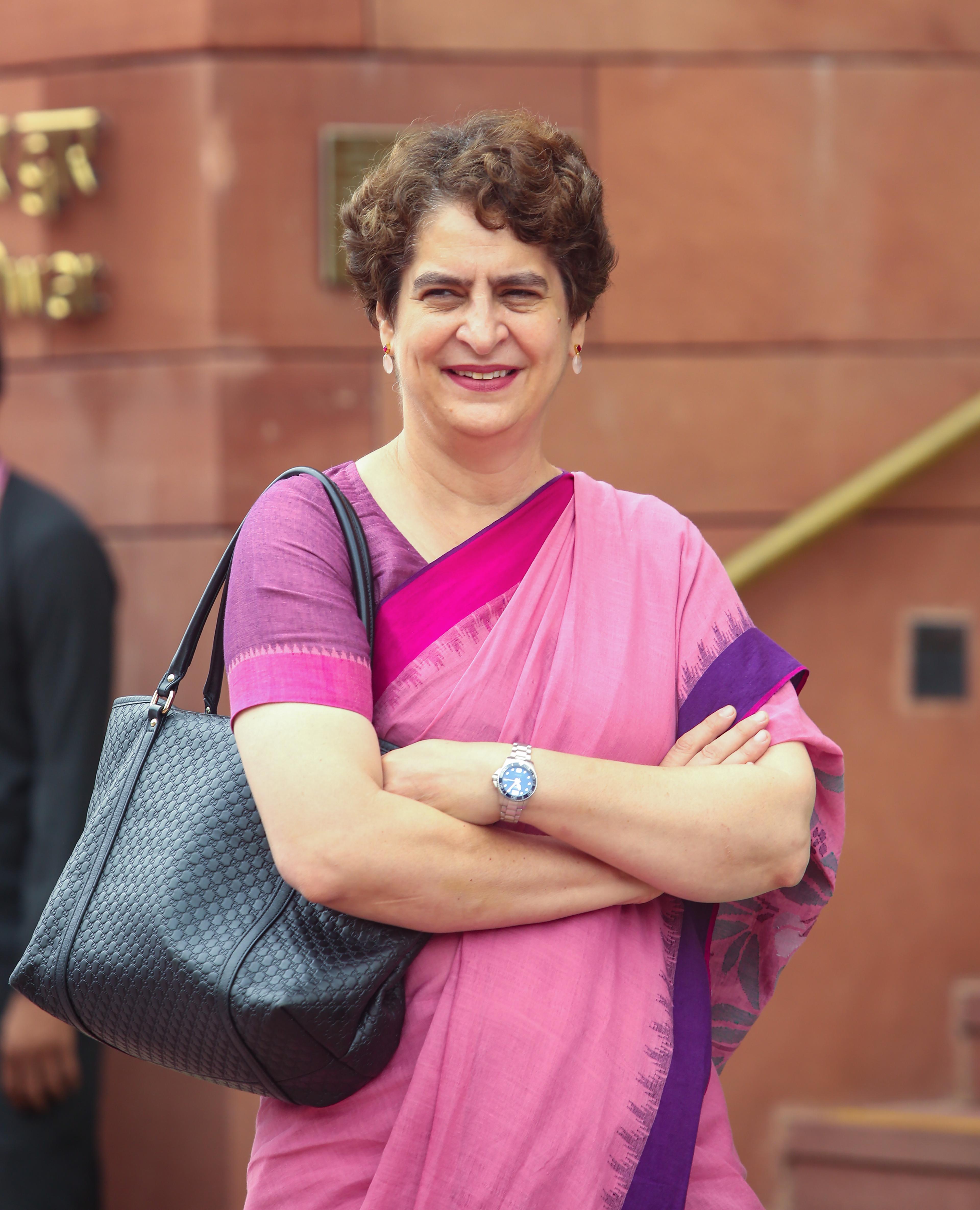 भारतीय हॉकी टीम के जर्सी विवाद पर प्रियंका गांधी बोलीं-चाहे कुछ भी कर लें, युवाओं ने साफ कर दी है अपनी राय