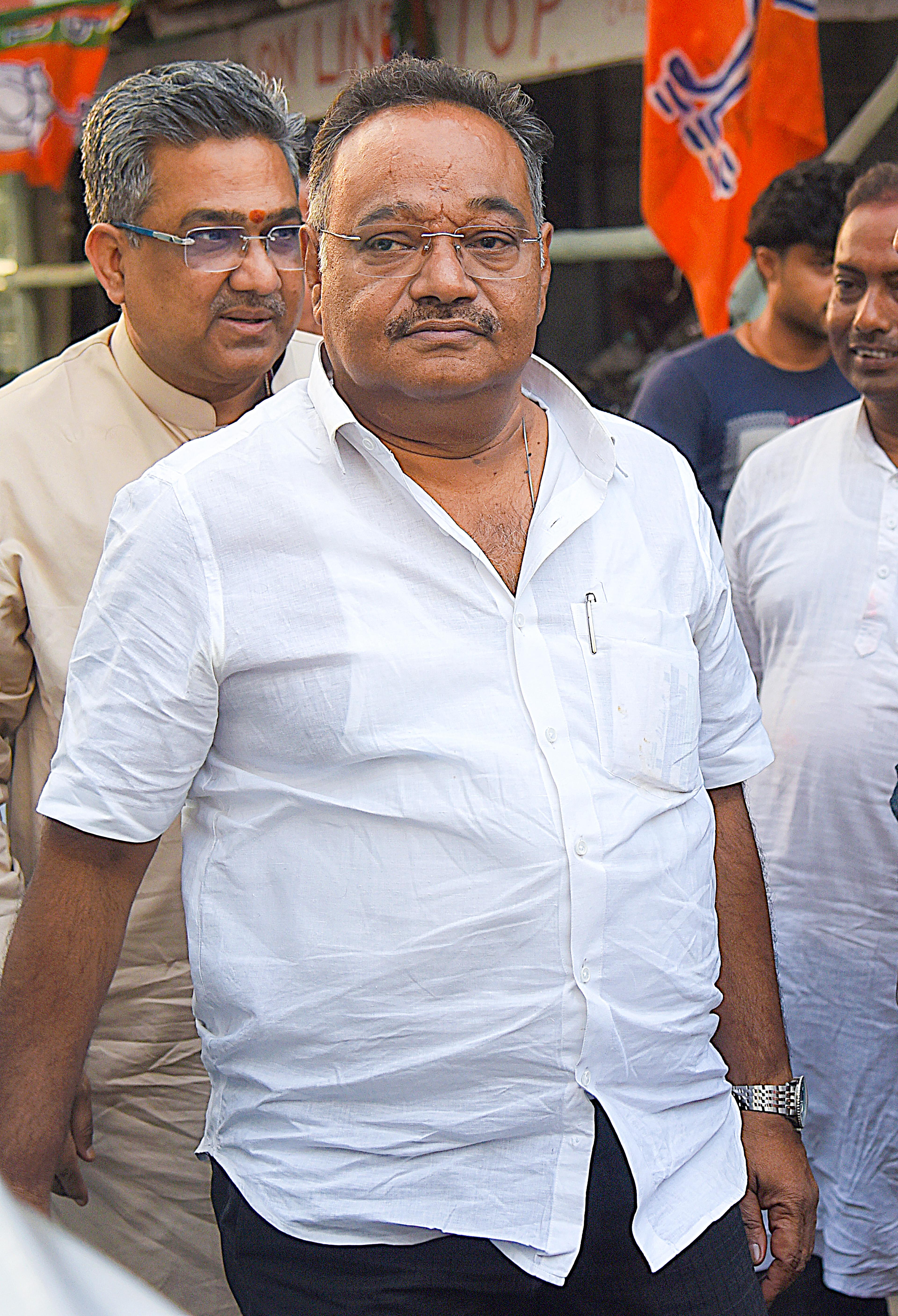 पश्चिम