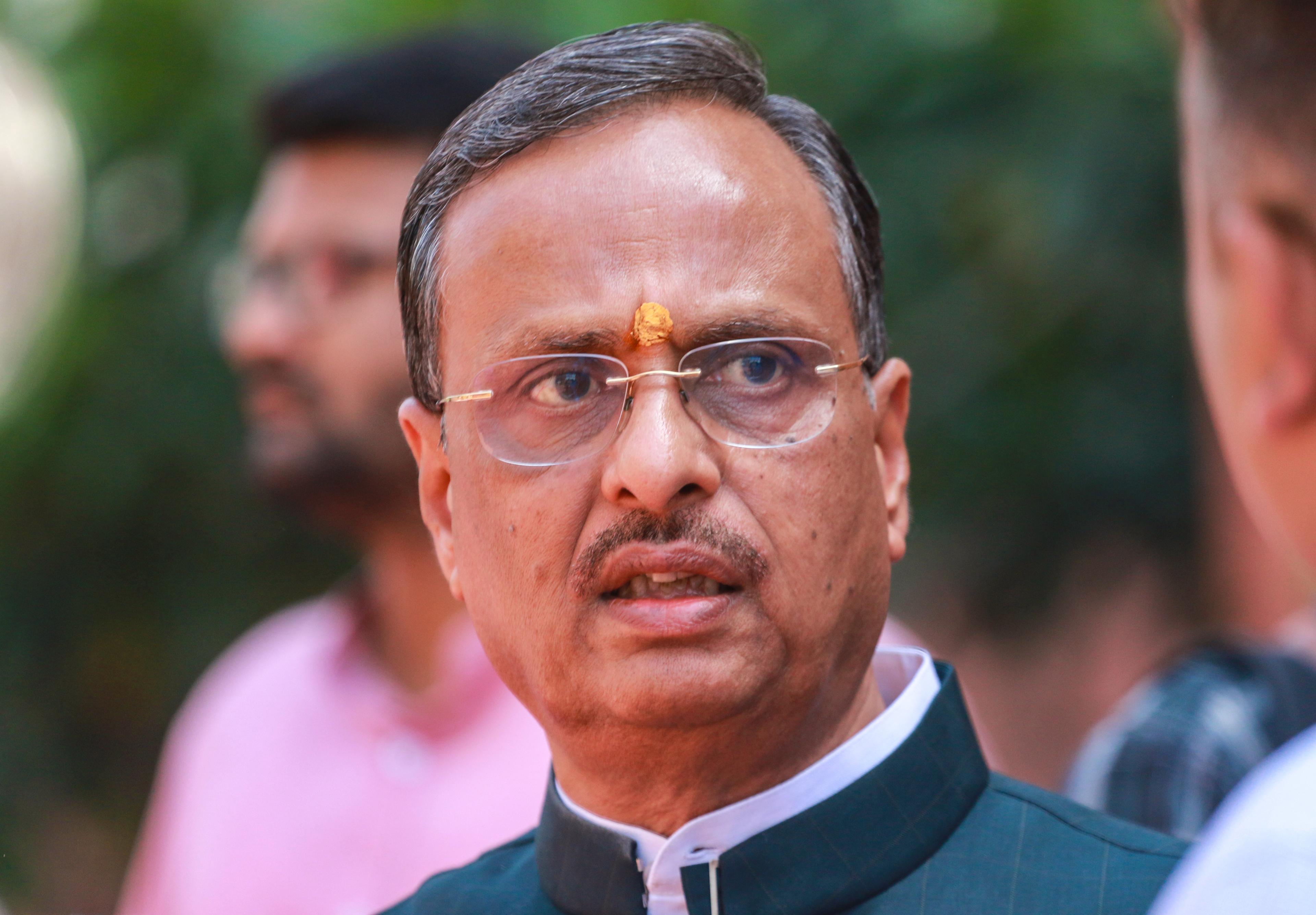 दिनेश