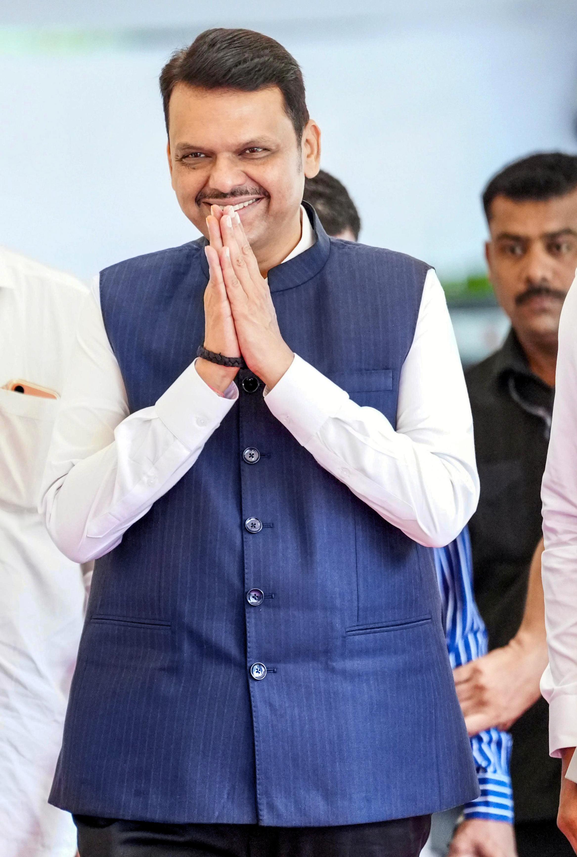 फास्ट ट्रैक अदालतों के लिए जज उपलब्ध कराने को हाईकोर्ट के संपर्क में सरकार: सीएम फडणवीस