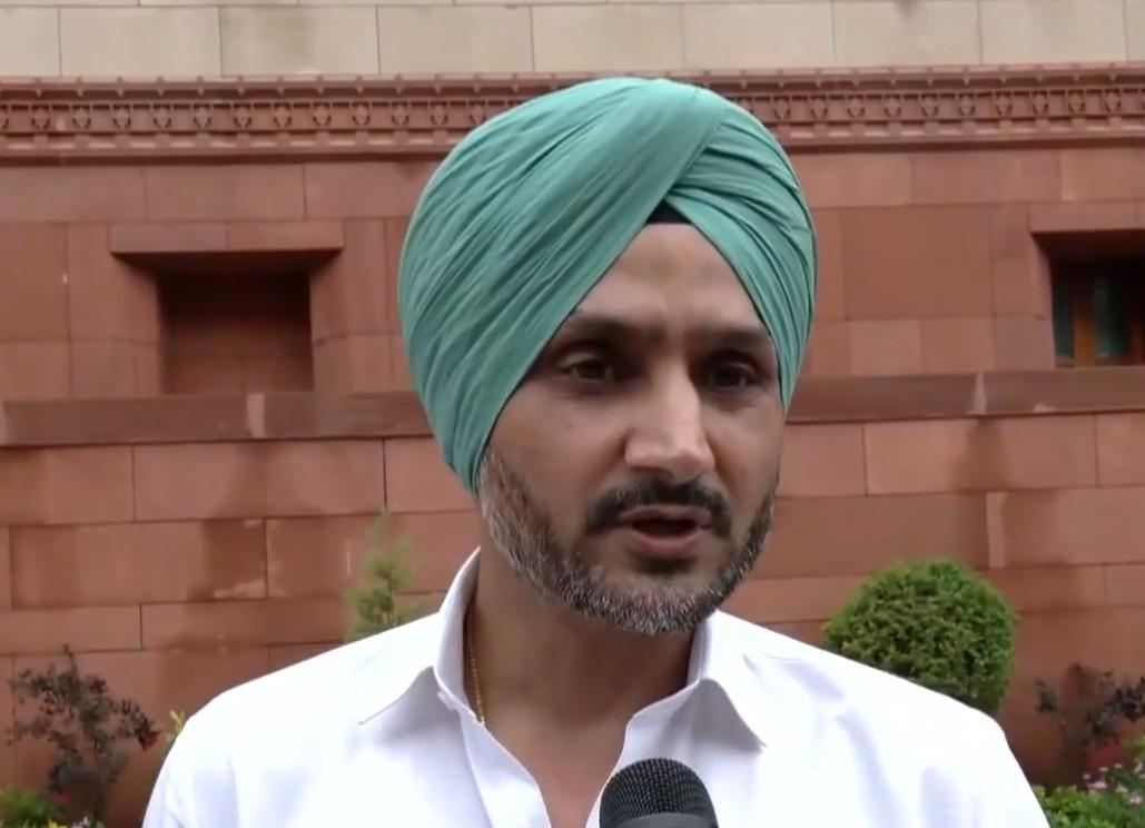 पंजाब खेल में पिछड़ रहा, दूसरे राज्य बढ़ रहे: हरभजन सिंह
