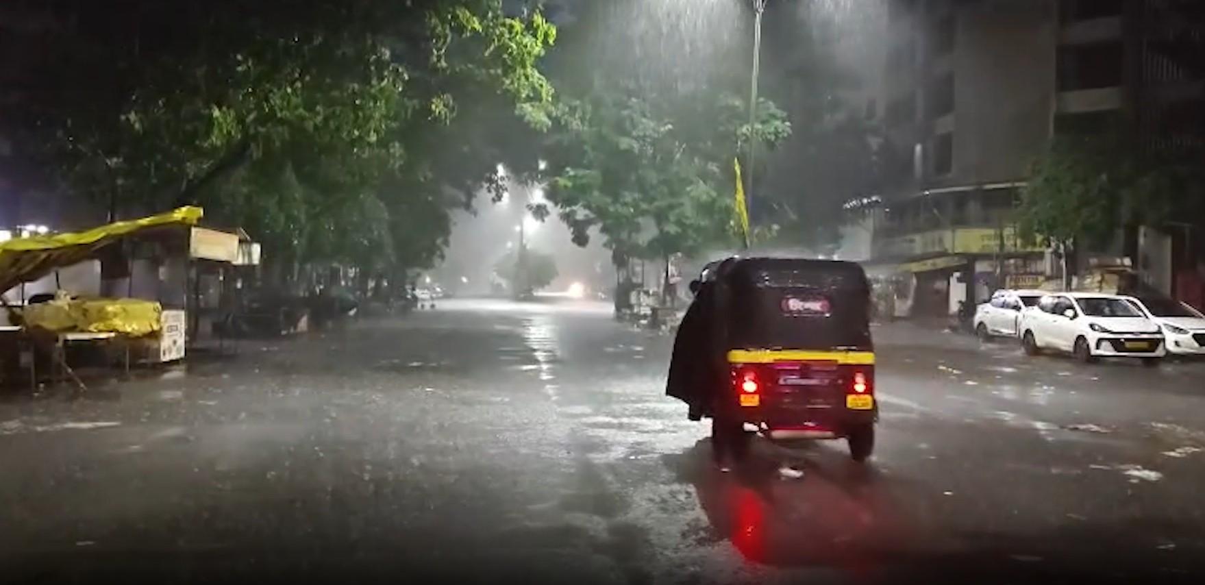 मुंबई में पिछले 24 घंटे में भारी बारिश, मुलुंड, सांताक्रूज और पवई सबसे ज्यादा प्रभावित