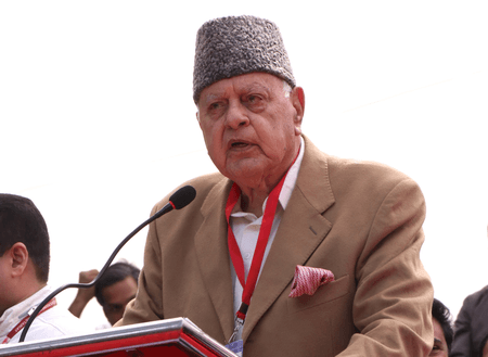 दिल्ली विस्फोट के बाद कश्मीरियों को शक की निगाह से न देखा जाए : डॉ. फारूक अब्दुल्ला