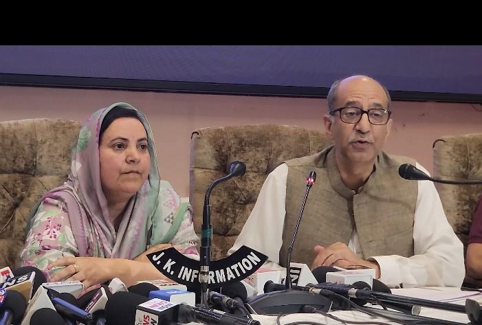 जम्मू-कश्मीर: सरकार ने महबूबा मुफ्ती के 'बैकडोर अपॉइंटमेंट' के दावे को खारिज किया