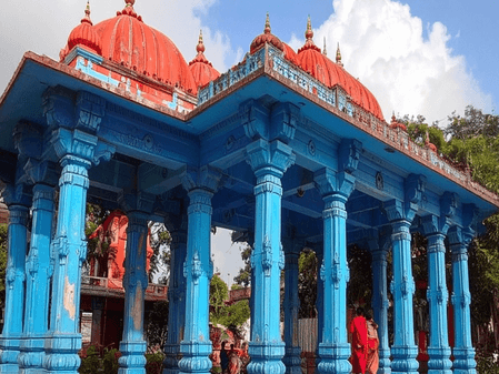 पूरी सृष्टि में केवल पुष्कर में है ब्रह्मा जी का मंदिर, जानिए कारण