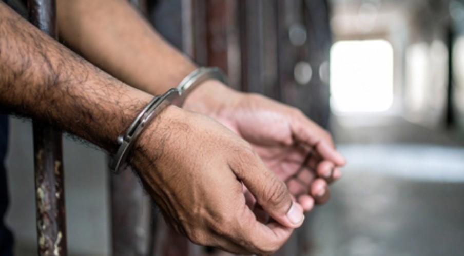 मथुराः धार्मिक स्थलों पर चेन स्नैचिंग का आरोपी मुठभेड़ में घायल, पुलिस ने किया गिरफ्तार