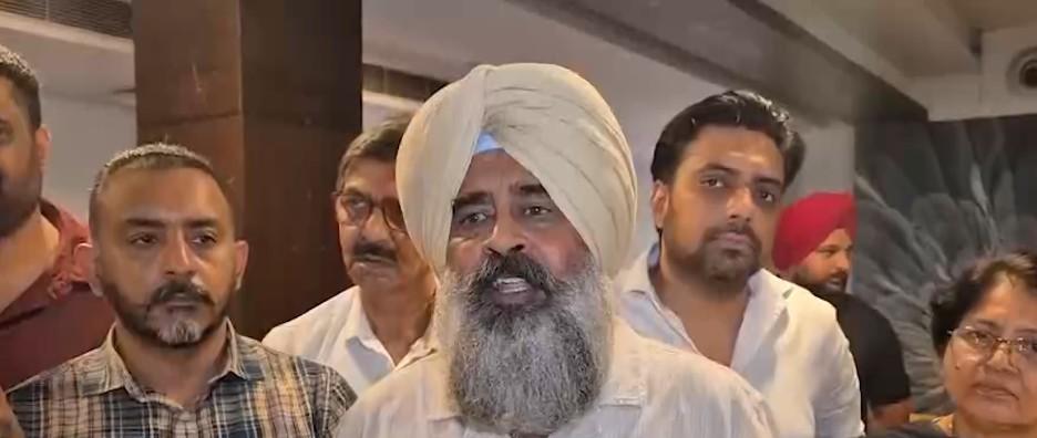 आप सरकार लोगों की चिंताओं को दूर करने के बजाय आलोचना को दबा रही : परगट सिंह
