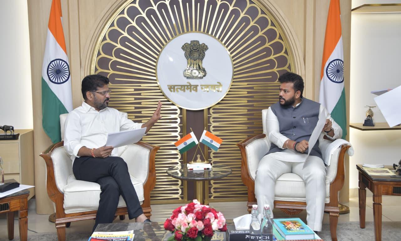2028 तक वारंगल और आदिलाबाद एयरपोर्ट पूरे करने की तैयारी, सीएम रेवंत रेड्डी ने केंद्र से मांगा सहयोग