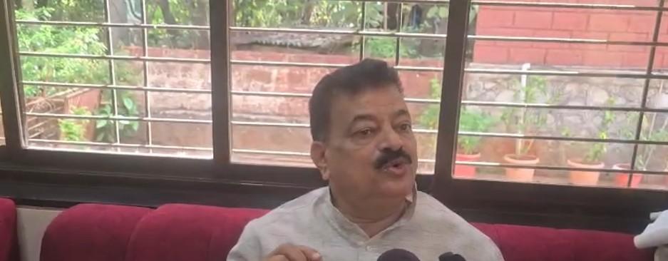 दलबदल विरोधी कानून को पूरी तरह से कमजोर कर दिया गया है : शिवसेना (यूबीटी) नेता भास्कर जाधव