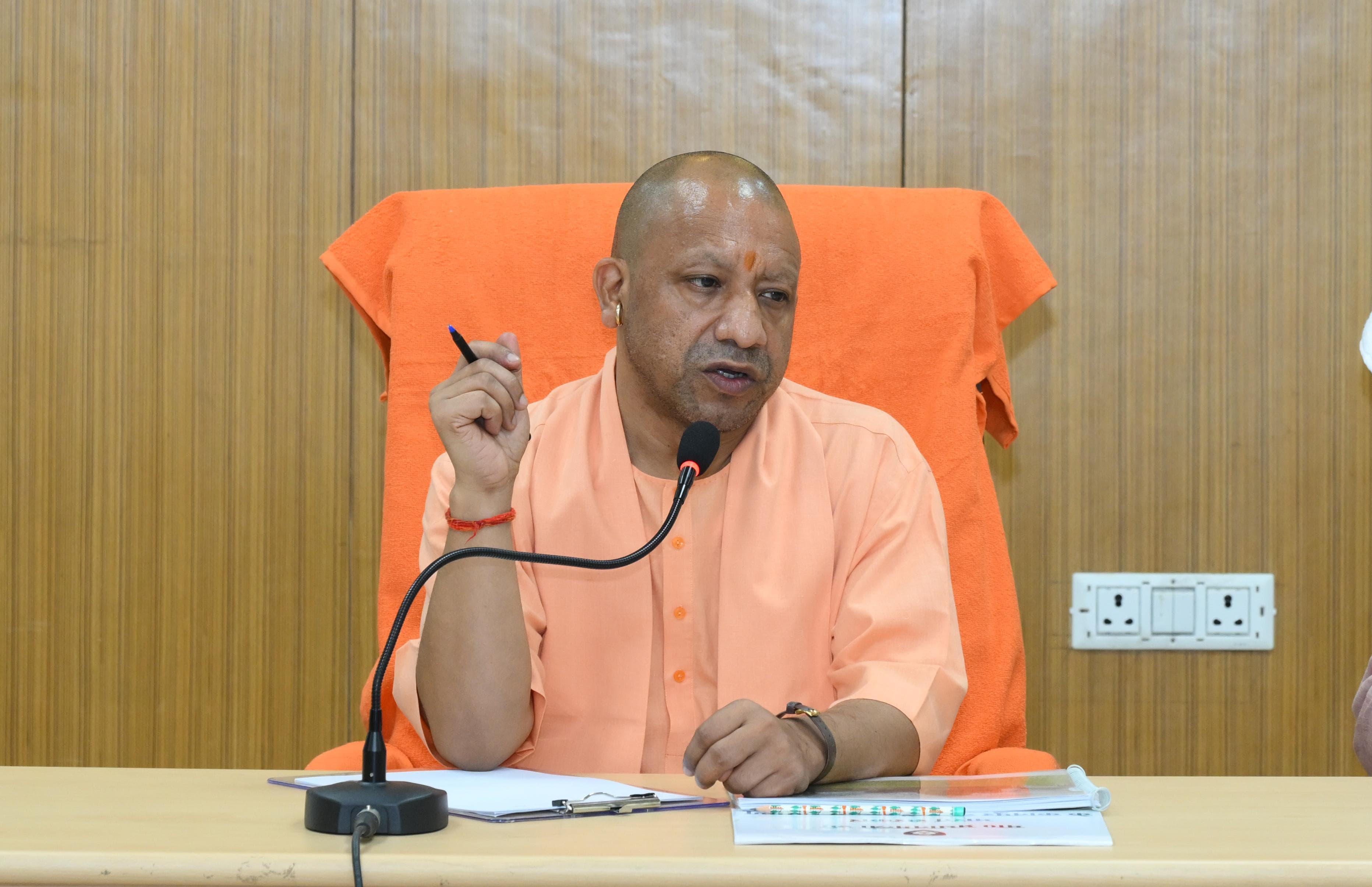 बाढ़ और सूखे से निपटने के लिए योगी सरकार अलर्ट, बोले-हर प्रभावित तक समय पर पहुंचे मदद