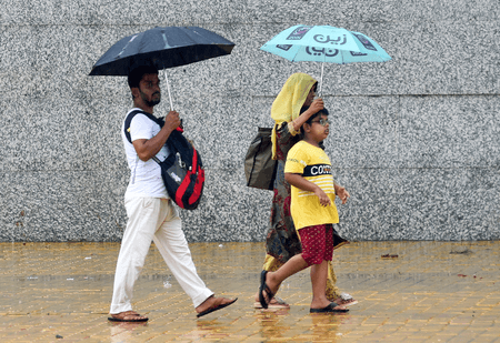 बंगाल की खाड़ी में बदल रहा मौसम, दक्षिण बंगाल में सोमवार तक भारी से बहुत भारी बारिश का अलर्ट