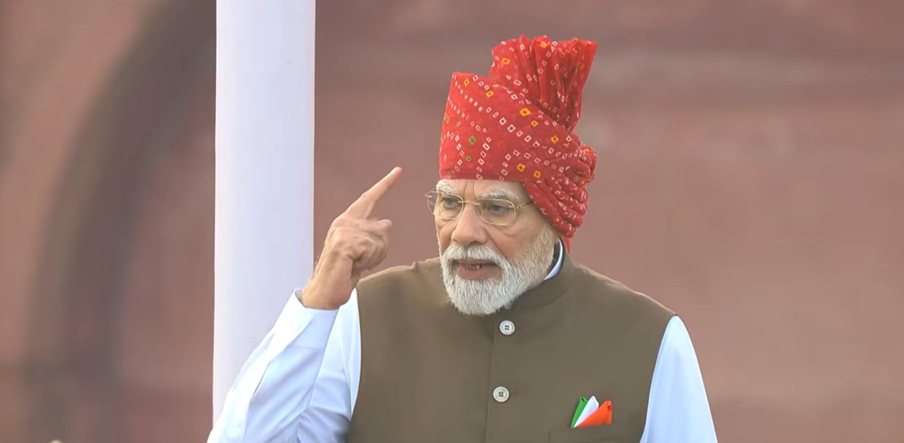 आज हर घर तिरंगा है, हर मन तिरंगा है