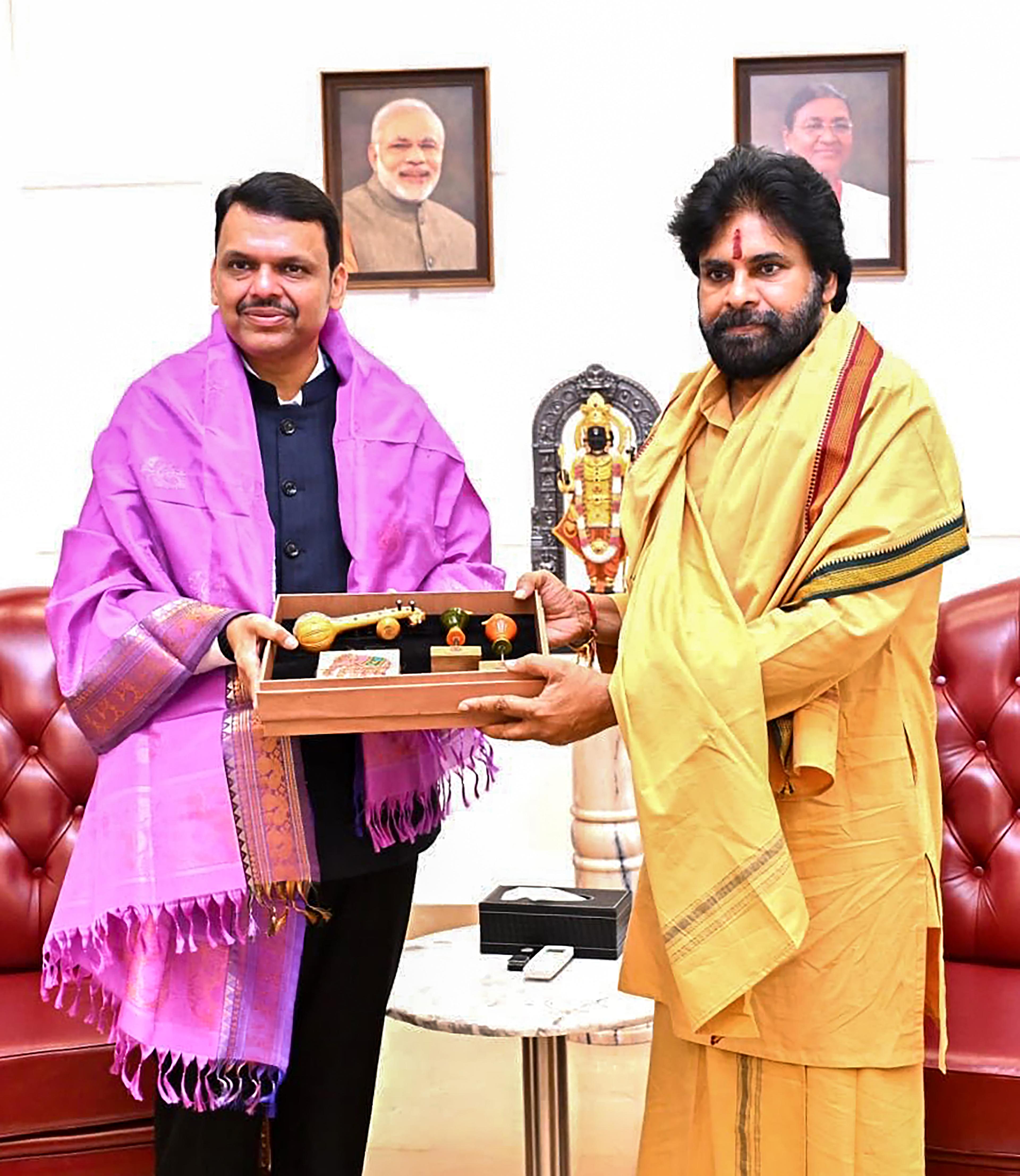 पवन कल्याण ने महाराष्ट्र के सीएम देवेंद्र फडणवीस से की मुलाकात, पूर्वी घाट में बाघ संरक्षण पर हुई चर्चा
