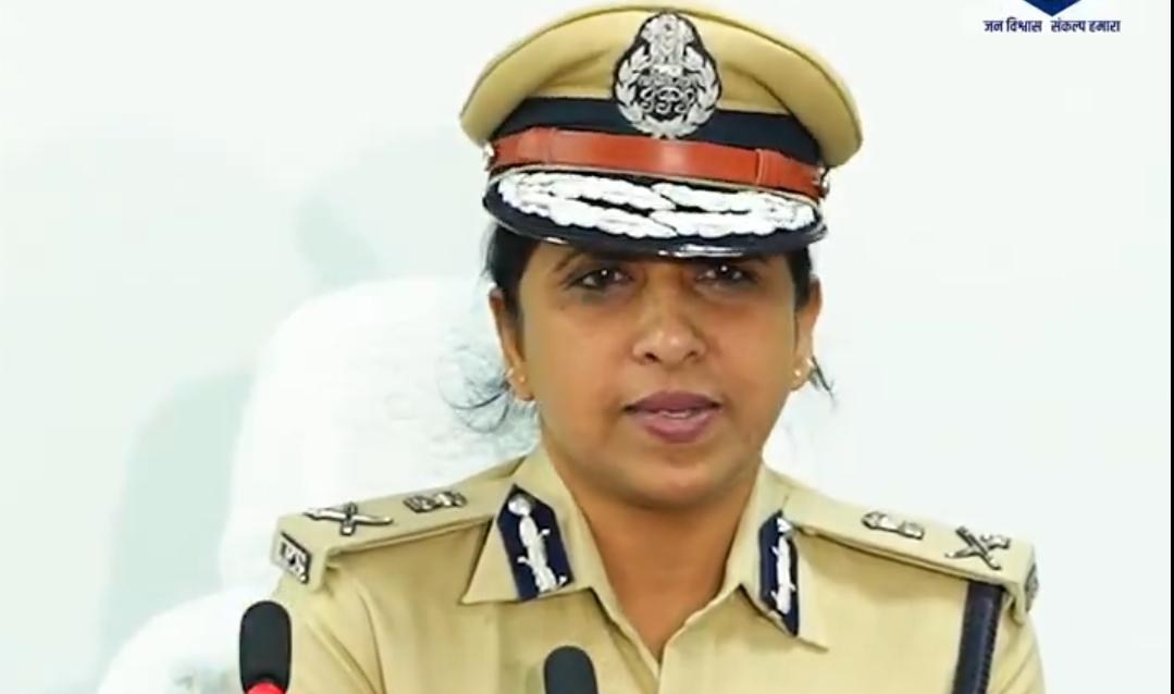 बिहार: सोशल मीडिया पर हथियार लहराने वालों पर पुलिस की सख्ती, भगोड़ों की संपत्ति हो रही कुर्क