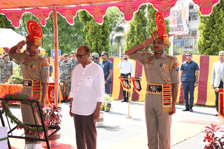 मणिपुर: उग्रवादियों की गोलीबारी में बलिदान हुए बीएसएफ जवान को दी गई श्रद्धांजलि