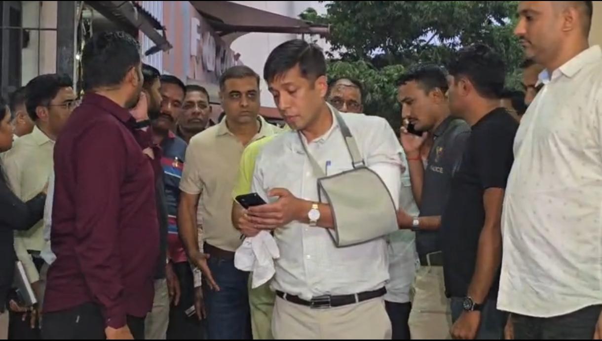 अहमदाबाद: पूछताछ के दौरान हिस्ट्रीशीटर ने पुलिस अधिकारी पर किया चाकू से हमला, जवाबी कार्रवाई में हुआ घायल
