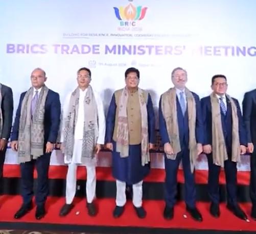 पीयूष गोयल ने ब्रिक्स सम्मेलन में जयपुर की सांगानेरी विरासत का प्रदर्शन किया