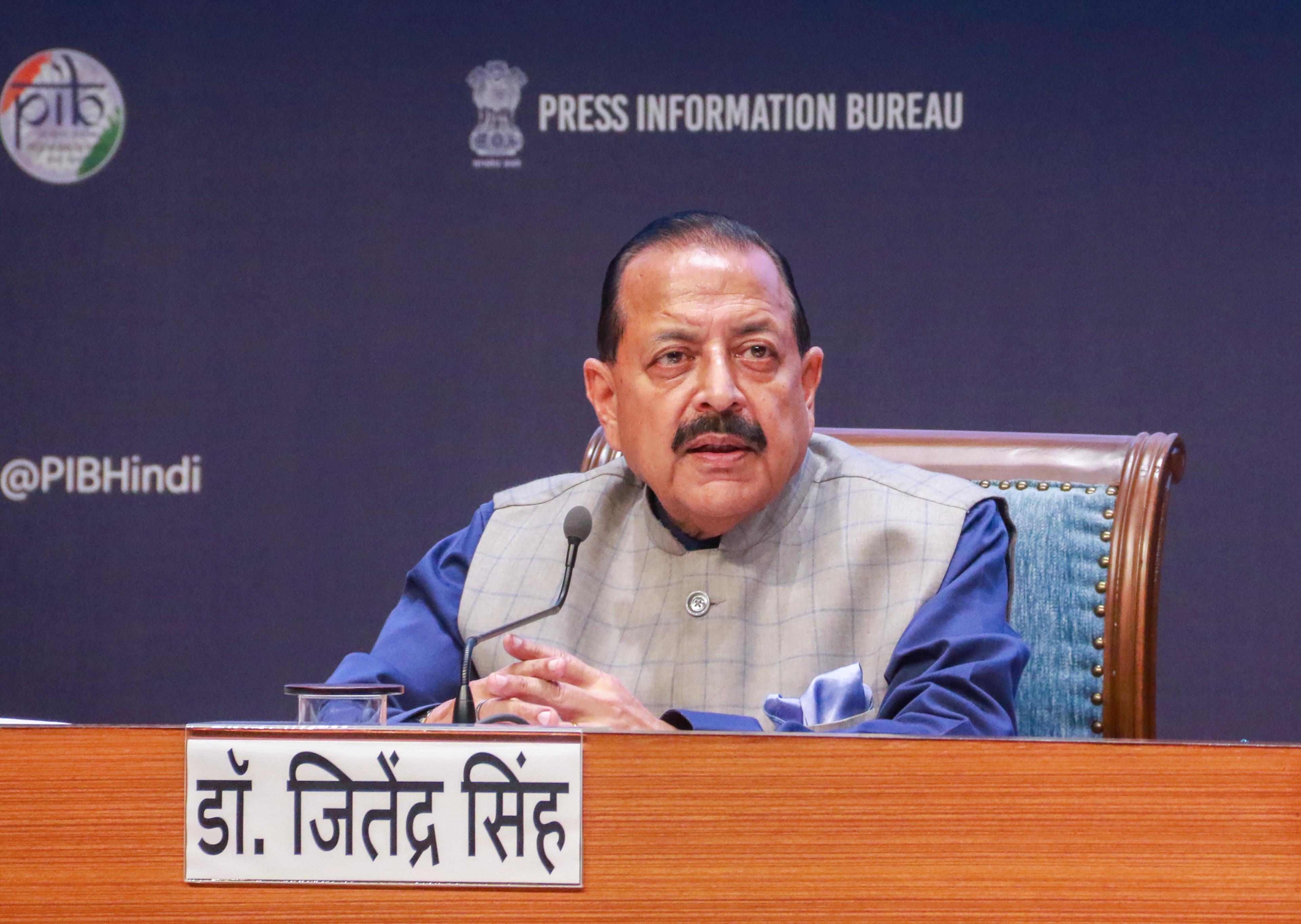 सरल एआई’ रिसर्चर्स और संस्थानों को उनके काम को रिसर्च पेपर से आगे ले जाने में करेगा मदद></p><p>नई दिल्ली, 15 सितंबर (आईएएनएस)। सीएसआईआर-नेशनल इंस्टीट्यूट ऑफ साइंस कम्युनिकेशन एंड पॉलिसी रिसर्च (सीएसआईआर-एनआईएससीपीआर) ने वैज्ञानिक रिसर्च को खोजने, समझने और साझा करने में आसानी लाने के लिए खासकर छात्रों और आम जनता के बीच