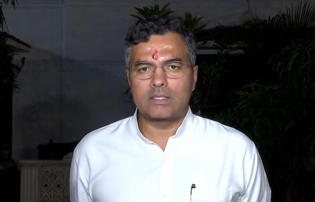 सौरभ भारद्वाज के खिलाफ दाखिल आपराधिक अवमानना के मामले में प्रवेश वर्मा ने अपना बयान दर्ज कराया