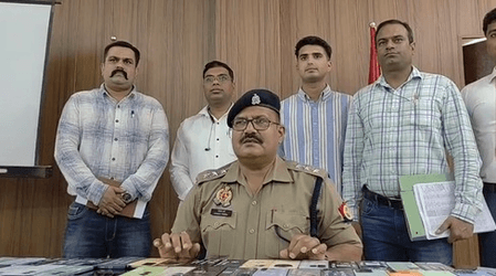 फर्रुखाबाद सर्विलांस टीम की बड़ी सफलता, 22 लाख रुपए के खोए हुए 101 स्मार्टफोन बरामद