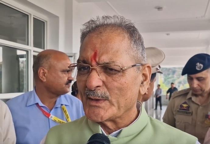 राज्यपाल कविंदर गुप्ता ने माता वैष्णो देवी के किए दर्शन, बोले- धार्मिक कॉरिडोर से जुड़ेगा हिमाचल और जम्मू
