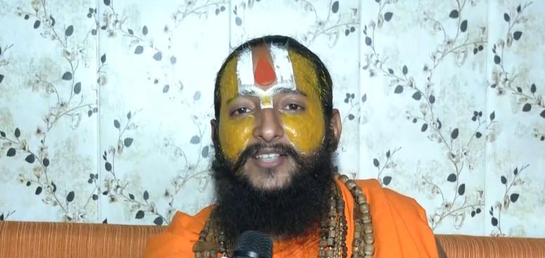 हिंदू बच्चे को कलमा पढ़ाने के विवाद पर भड़के संत सीताराम दास, शिक्षक को बर्खास्त करने की मांग