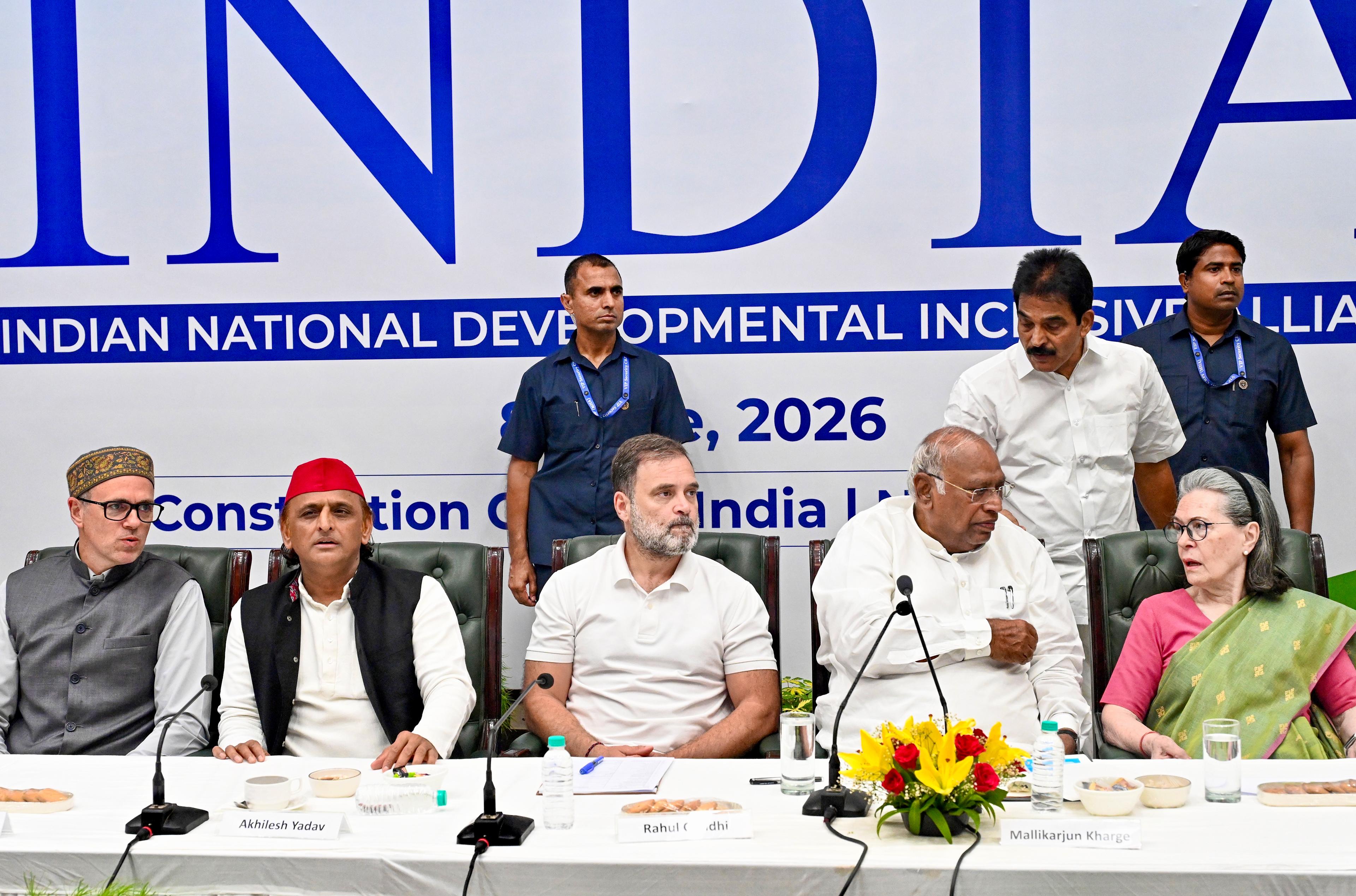 विपक्ष ने सीजेआई को पत्र लिखकर एसआईआर पर रोक की मांग की, चुनावी प्रक्रिया में हेरफेर का लगाया आरोप