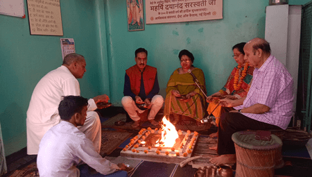 विश्व यज्ञ दिवस: दिल्ली के आर्यसमाज मंदिर में वैदिक यज्ञ, विनोद बंसल बोले- यज्ञ सभी संकटों का समाधान