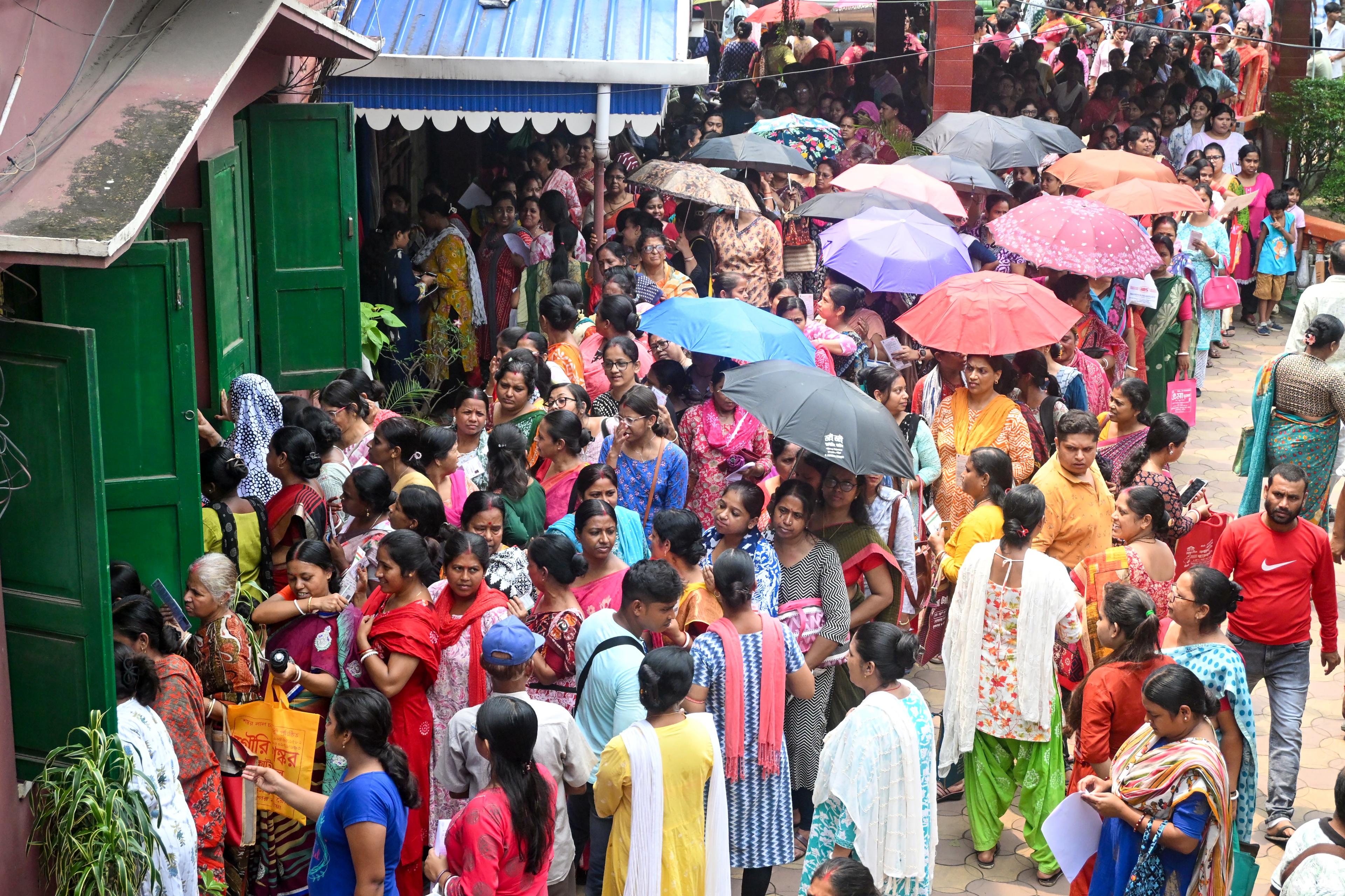बंगाल में 1 अगस्त से वृद्धावस्था, विधवा और विकलांगता भत्ते में वृद्धि लागू होगी
