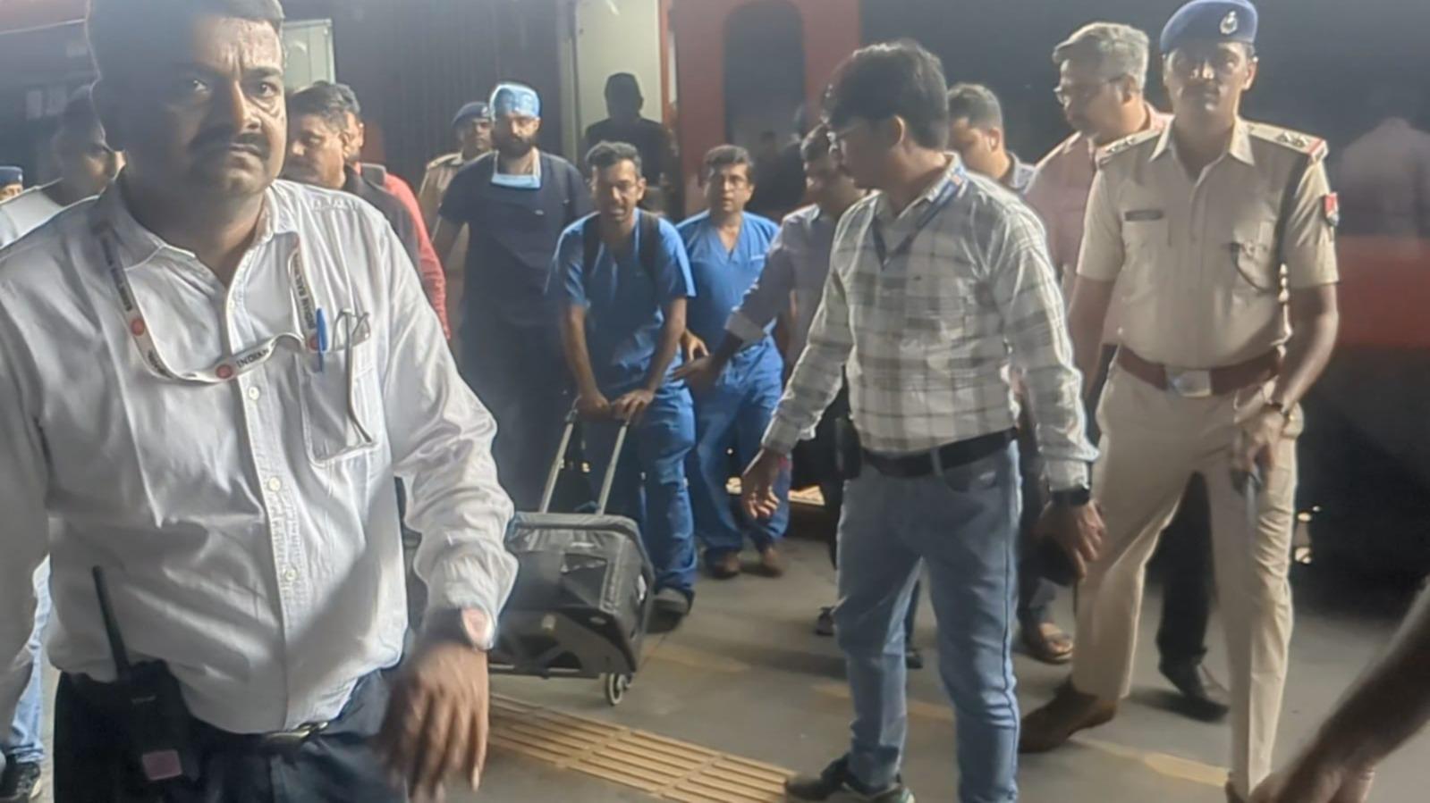 गुजरात: 2 दिन में दूसरी बार प्रत्यारोपण के लिए वंदे भारत एक्सप्रेस ट्रेन से अहमदाबाद पहुंचा हार्ट