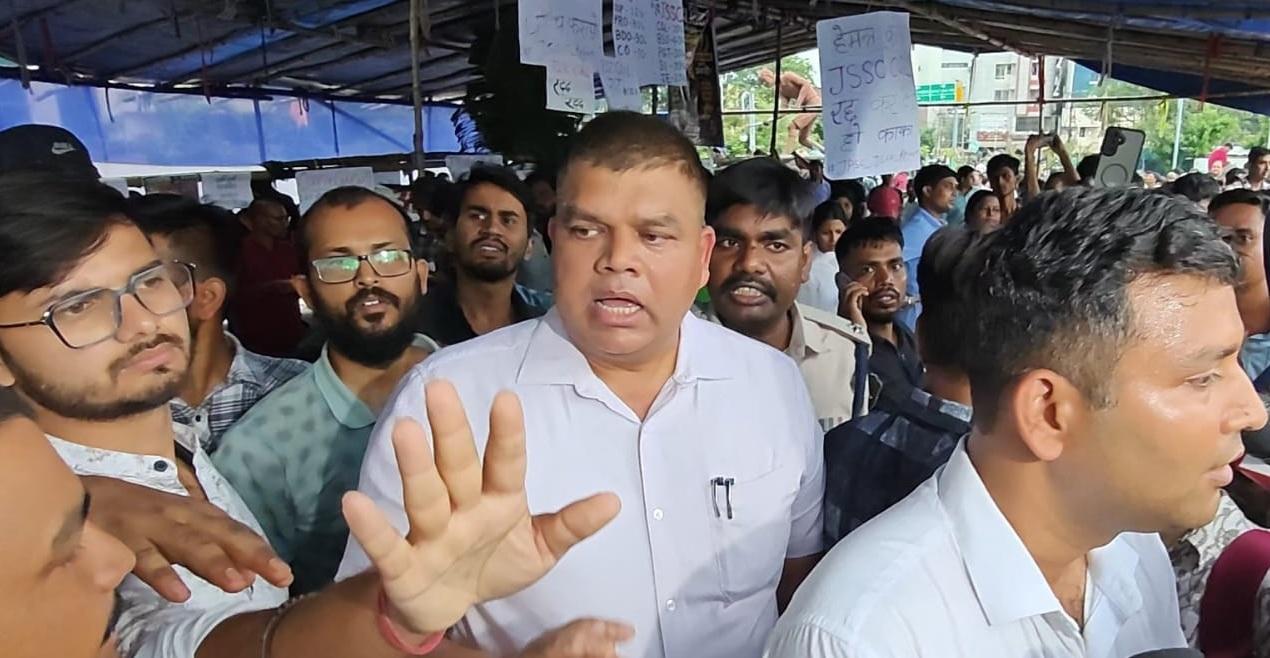 झारखंडः सरकार ने आंदोलित छात्रों को भेजा वार्ता का न्योता, छात्र बोले- बंद कमरे में नहीं, खुले में होगी बातचीत