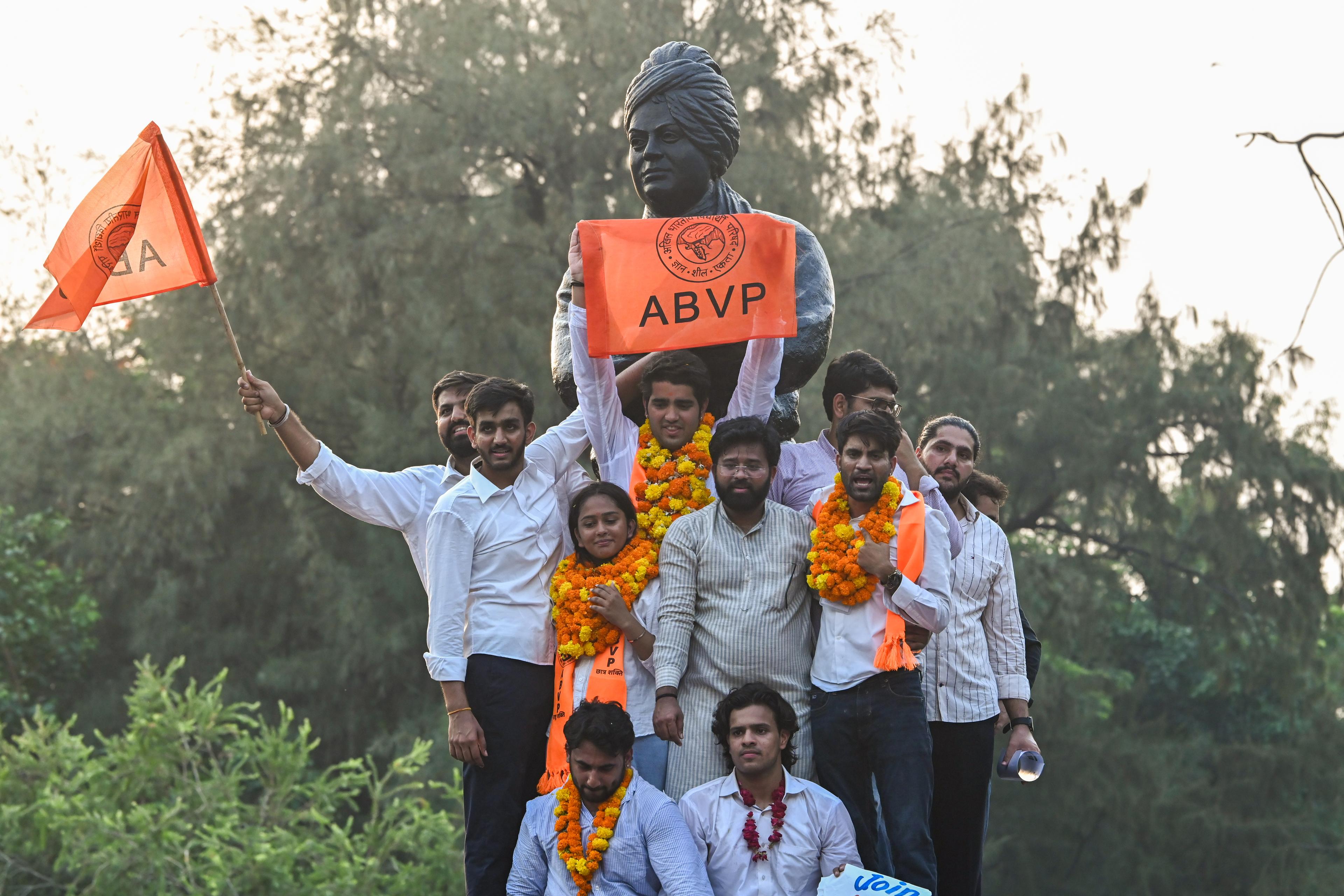 डूसू