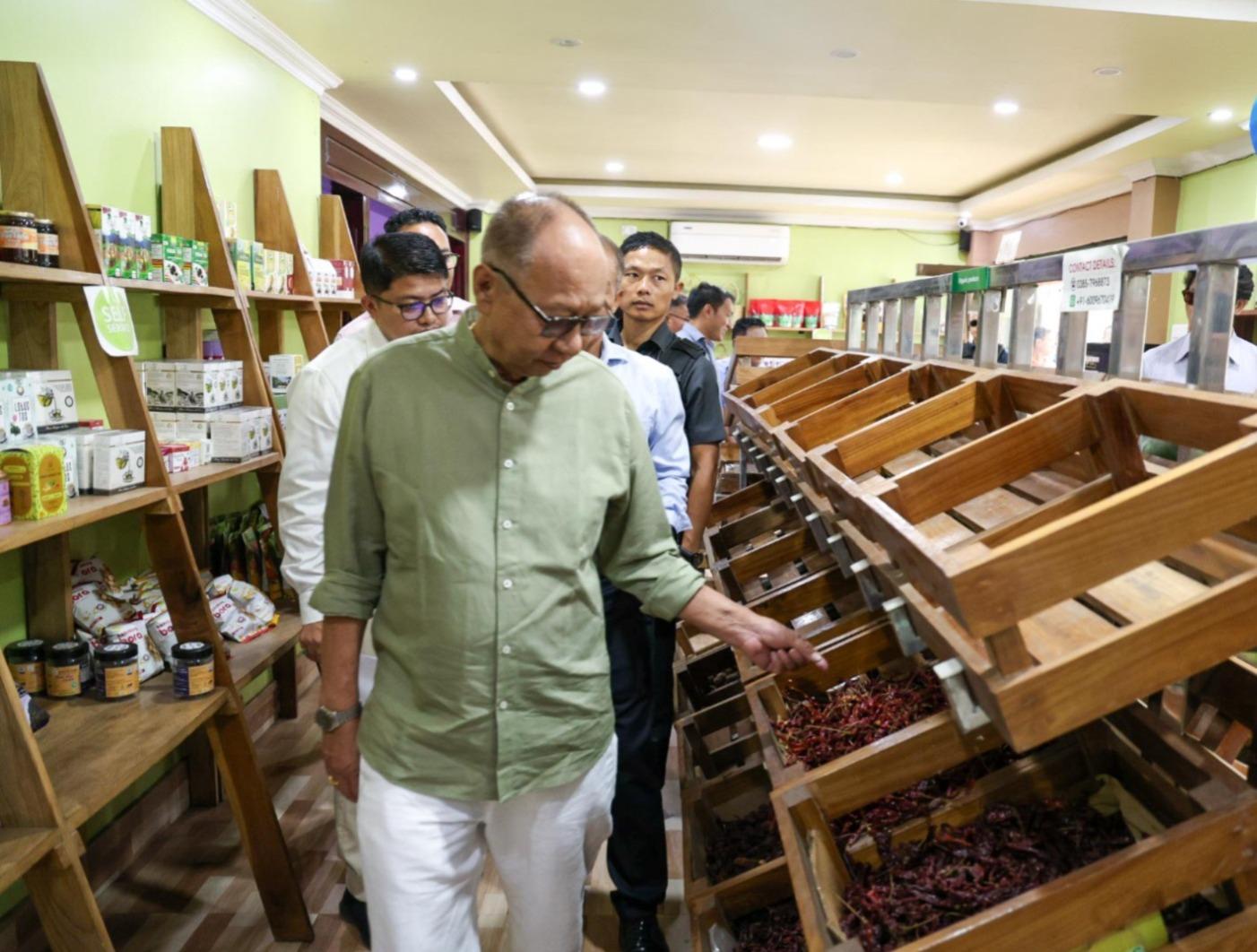 मणिपुर के मुख्यमंत्री ने जैविक खेती को बढ़ावा देने के लिए 'ऊर्जा' उर्वरक का शुभारंभ किया