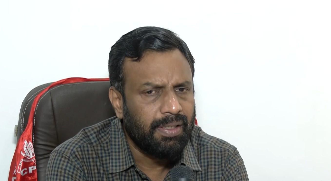 केंद्र सरकार को सिर्फ मूकदर्शक नहीं बने रहना चाहिए