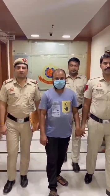 दिल्ली: शेयर ट्रेडिंग और आईपीओ निवेश के नाम पर ठगी करने वाले गिरोह का भंडाफोड़, ओडिशा का आरोपी गिरफ्तार