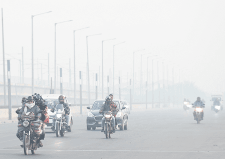 एनसीआर में कड़ाके की ठंड शुरू, तापमान 2 डिग्री लुढ़का; मामूली सुधार के बावजूद एक्यूआई 'खराब' श्रेणी में बरकरार