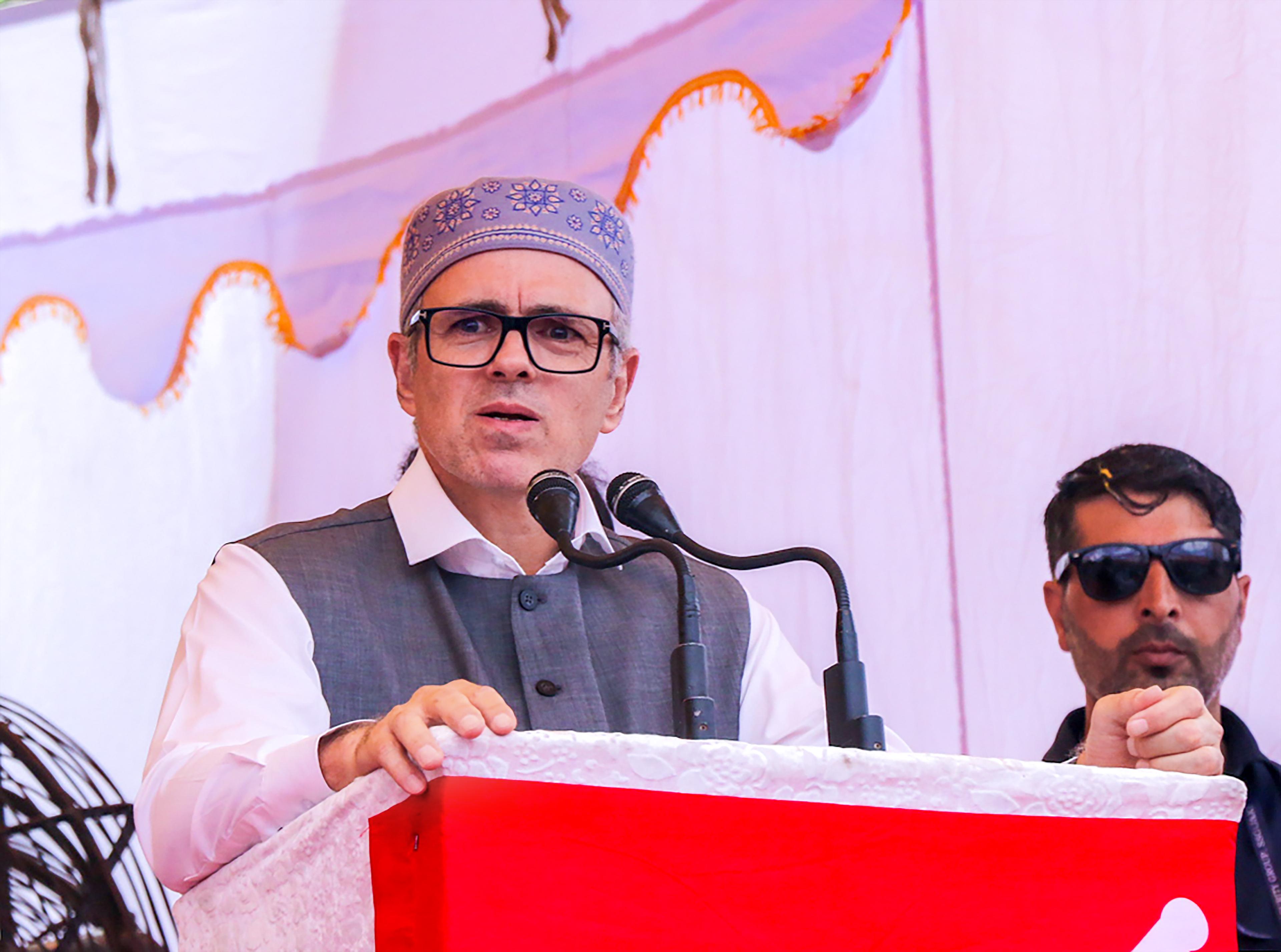जम्मू-कश्मीर में पहली बार होगा इंटरनेशनल फिल्म फेस्टिवल, उमर अब्दुल्ला करेंगे आईएफएफजेके 2026 के लोगो का अनावरण